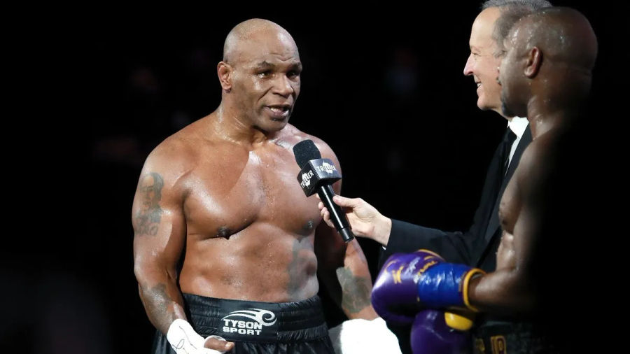 Mike Tyson Freaks Out On Hating Reporter For Calling Him A “Gimmick” Ahead  of Jake Paul Fight | Deadspin.com