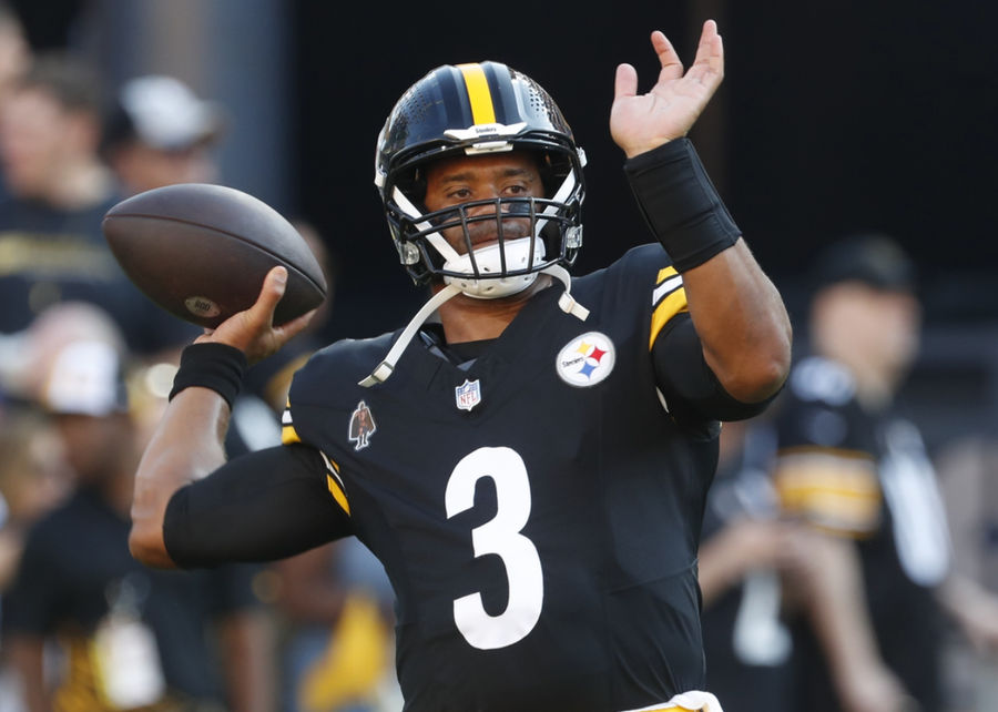 It’s Time for Russell Wilson To Retire, Pittsburgh Steelers Should Roll With Justin Fields