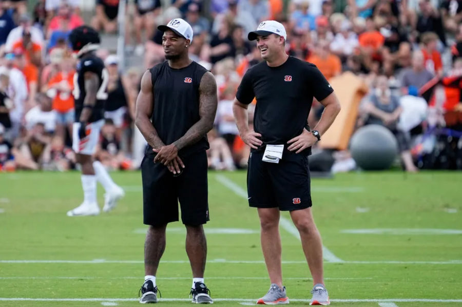 Cincinnati Bengals wide receiver Ja'Marr Chase (1) talks with head coach Zac Taylor on the sideline during a preseason training camp practice at the Paycor Stadium practice field in downtown Cincinnati on Wednesday, Aug. 7, 2024.PHOTO USA TODAY <a href=