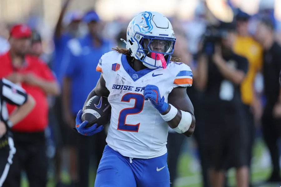 Oct. 12, 2024; Honolulu, Hawaii, USA; Boise State Broncos running back Ashton Jeanty (2) cuts through the Hawaii Rainbow Warriors defense for a touchdown in the first quarter at Clarence TC Ching Athletics Complex. Mandatory attribution: Marco Garcia-Imagn Images