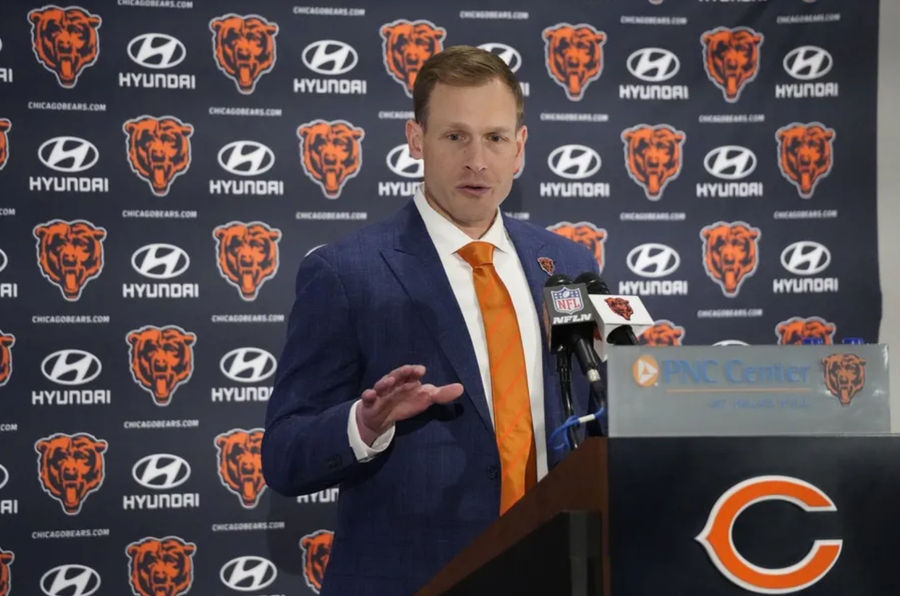 22 Januari 2025; Danau Hutan, IL, AS; Pelatih kepala Chicago Bears Ben Johnson menjawab pertanyaan selama konferensi pers pengantar di PNC Center. Kredit Wajib: Gambar David Banks-Imagn