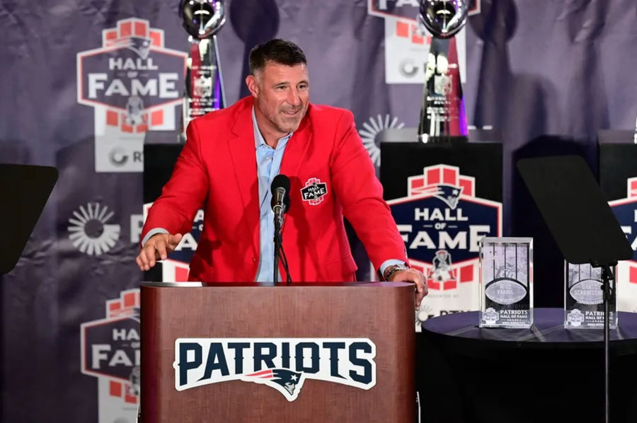 Oct 21, 2023; Foxborough, MA, USA; New England Patriots former linebacker and new head coach Mike Vrabel makes a speech at his 2023 Patriots Hall of Fame induction in the Cross Insurance Pavilion at Gillette Stadium. Mandatory Credit: Eric Canha-Imagn Images