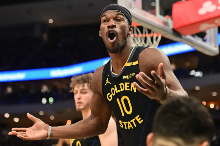 Feb 10, 2025; Milwaukee, Wisconsin, USA; Golden State Warriors forward Jimmy Butler (10) reacts in the fourth quarter against the Milwaukee Bucks at Fiserv Forum. Mandatory Credit: Benny Sieu-Imagn Images