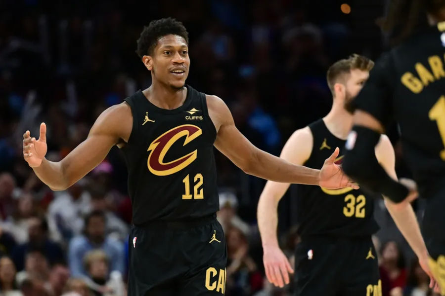 Feb 21, 2025; Cleveland, Ohio, USA; Cleveland Cavaliers forward De'Andre Hunter (12) reacts during the second half against the New York Knicks at Rocket Arena. Mandatory Credit: Ken Blaze-Imagn Images