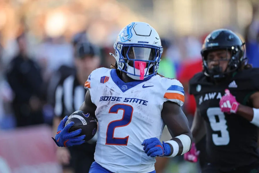 October 12, 2024; Honolulu, Hawaii, USA; Boise State Broncos has returned ashton Jeanty (2), in the first quarter of the Hawaii Rainbow Warriors in the Clarence TC Ching Athletics Complex scores a goal in a NCAA college football match. Compulsory Credit: Marco Garcia-Imagn Images