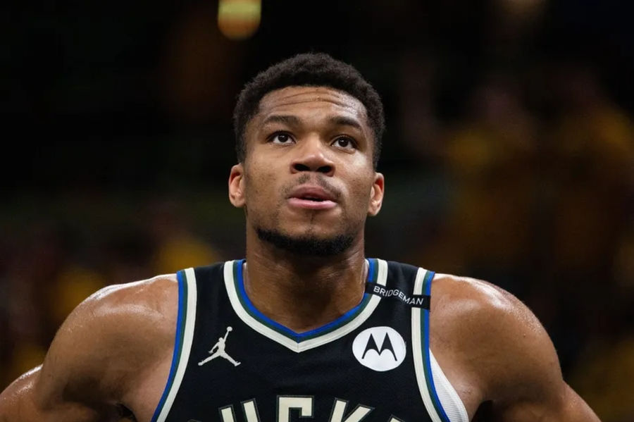 April 29, 2025; Indianapolis, Indiana, USA; Milwauki carried forward the Gianis Antateoconampo (34) during the first round of game 5 for the 2024 NBA playoffs against Indiana pacers at the Gainbridge Fieldhouse. Compulsory Credit: Trevor Ruszkowski-Emagn Picture