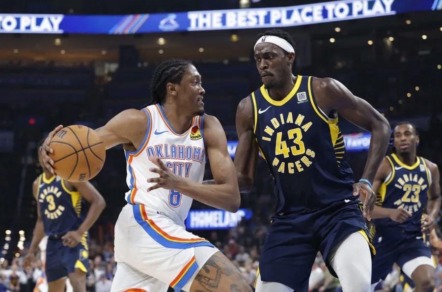 Mar 29, 2025; Oklahoma City, Oklahoma, USA; Oklahoma City Thunder forward Jalen Williams (8) drives to the basket against Indiana Pacers forward Pascal Siakam (43) during the second quarter at Paycom Center. Mandatory Credit: Alonzo Adams-Imagn Images