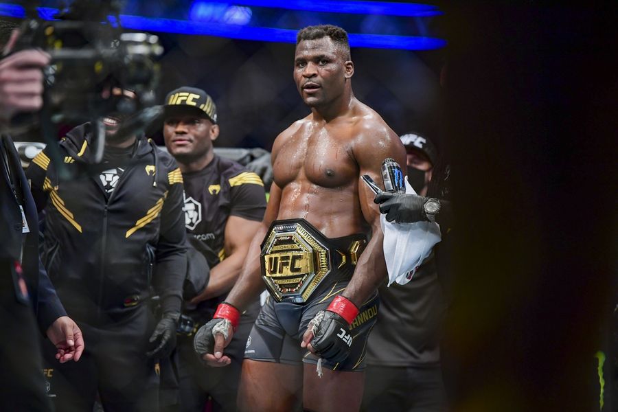 Francis Ngannou, oğlunun ölümünden sonra MMA’ya dönüşte saygı duruşunda bulundu – Gazete İstanbul