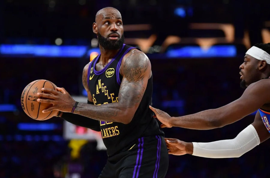 Why the Warriors Need To Forget the Future and Chase LeBron Now