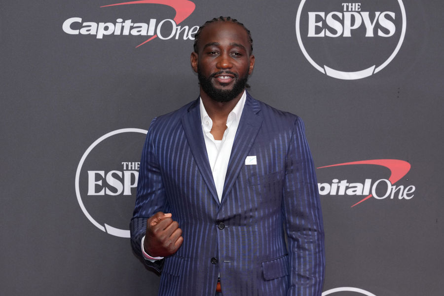 Terence Crawford não apenas ganhou milhões no boxe, ele fez seu dinheiro trabalhar para o bem.