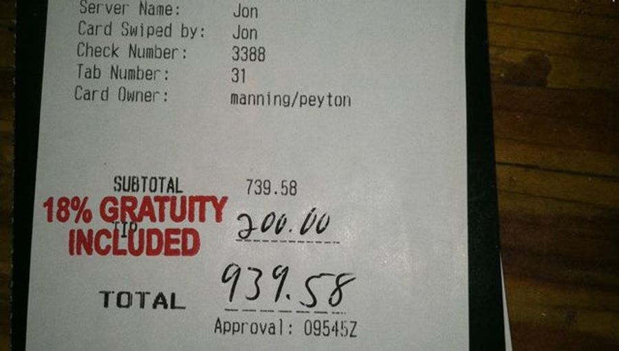 Peyton Manning Leaves Insanely Good Tips At Restaurants
