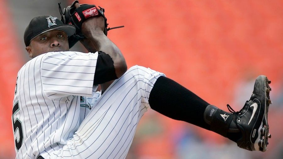 The D Train Doesn't Stop Here Anymore: Farewell, Dontrelle Willis, Crazy-Armed Everyman