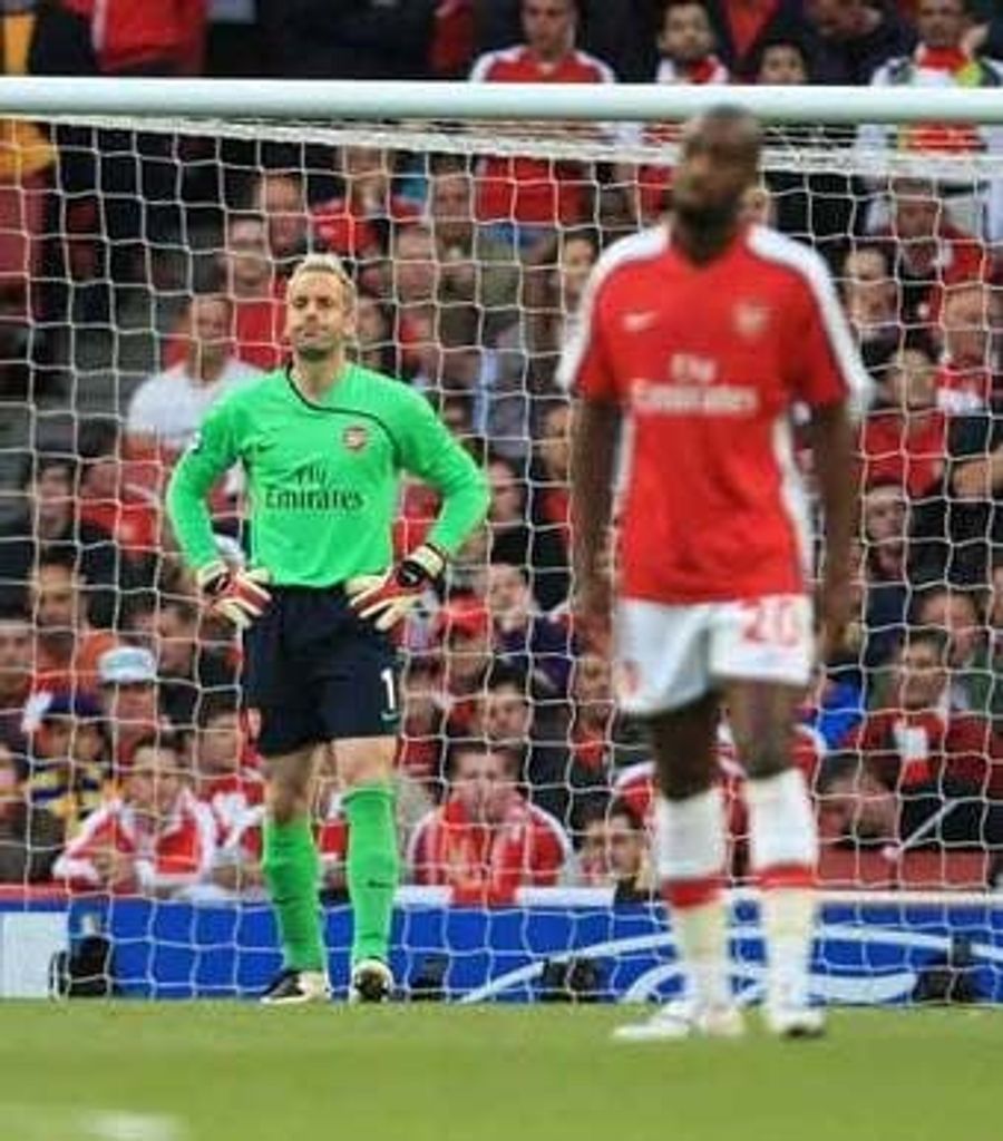 Arsenal Fan Commits Suicide After Champions League Wipeout