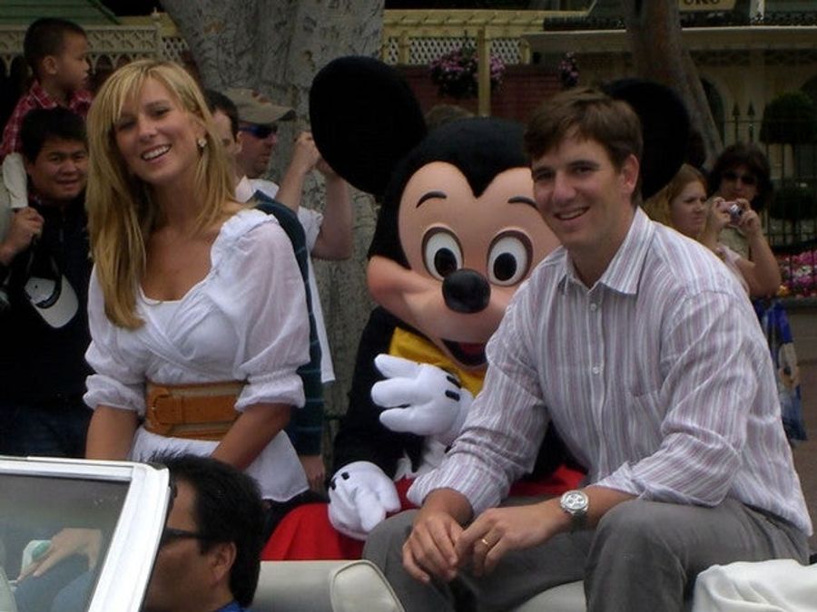Of Course Eli Manning's Wife Would Start Getting Frisky To "Single Ladies"