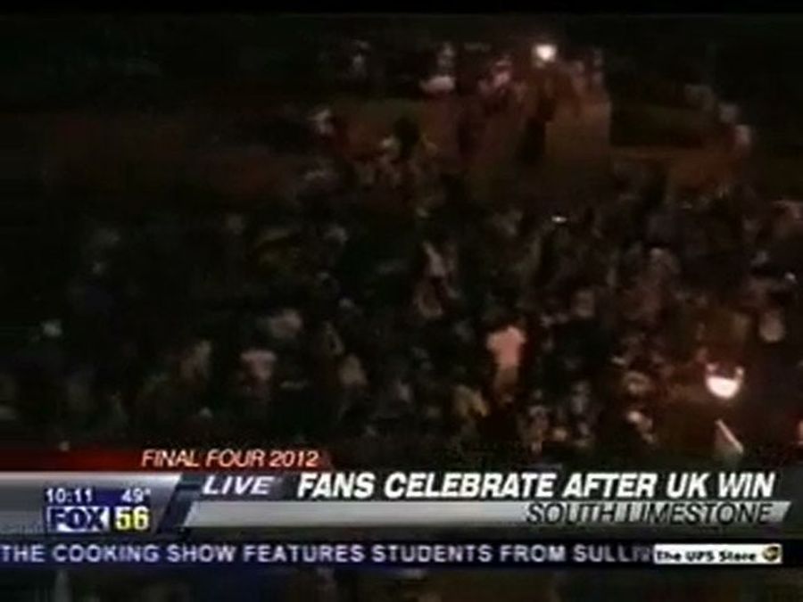 Reports: Kentucky Students Are Burning Things, Getting Pepper Sprayed After Beating Louisville
