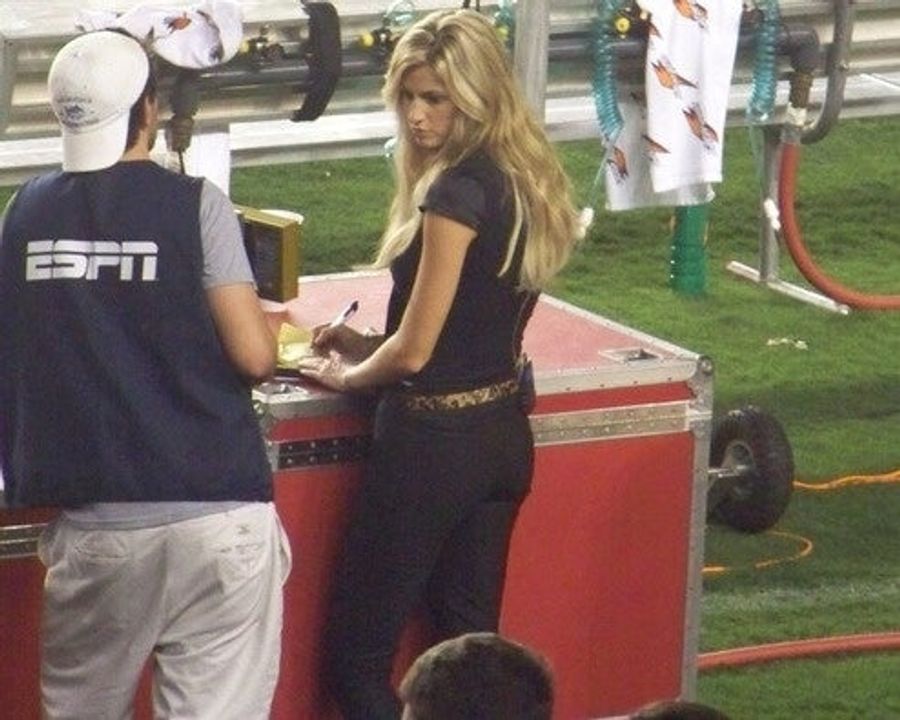 Erin Andrews Fears Birds, Loves Mitch Albom, Ands Wants Dudes to Stop Ogling Her While She Sleeps on a Plane