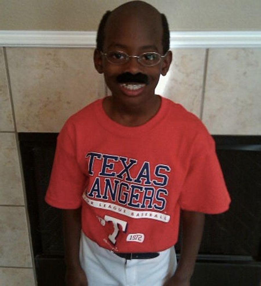 Please Don't Give This Tiny Ron Washington Cocaine For Halloween