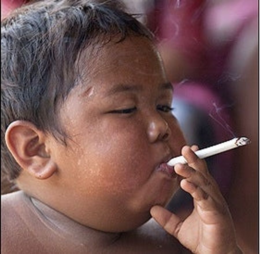 Here's An Indonesian Toddler Who Smokes 40 Cigs Per Day