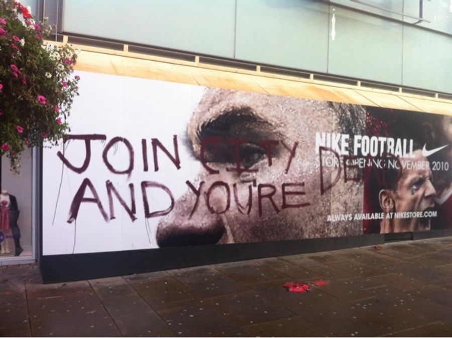 Boy, I Bet This Fan Regrets Threatening Wayne Rooney's Life Now