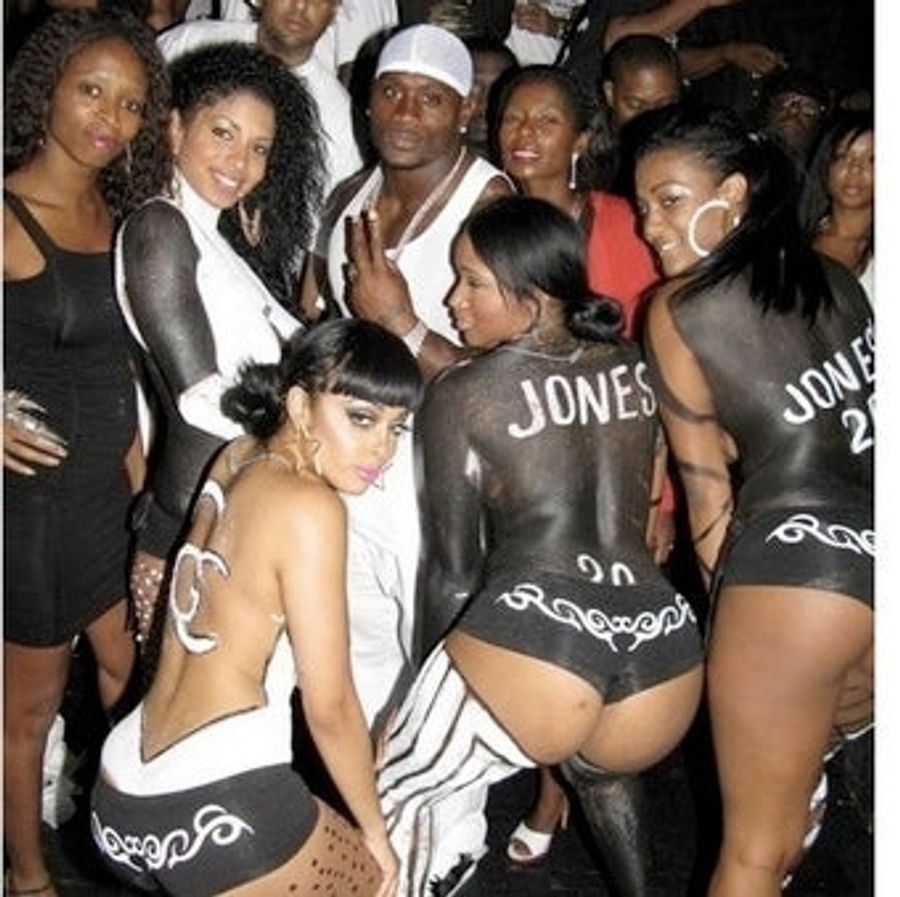 Thomas Jones Had Some Festive Birthday Party Entertainment