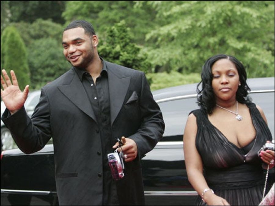 Richard Seymour&#39;s Wife Isn&#39;t Messing Around