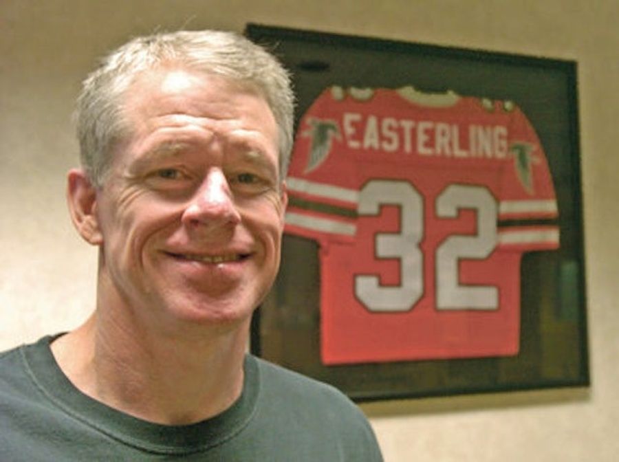 Ray Easterling, First-Named Plaintiff In NFL Concussion Suit, Committed Suicide