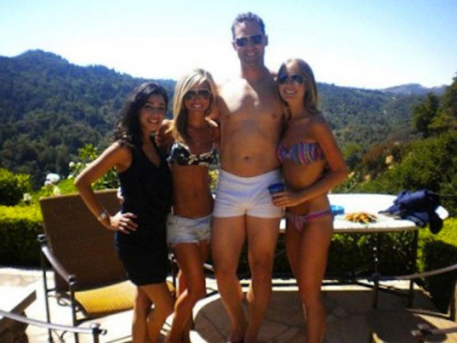 Was Pat Burrell Dancing Shirtless In A Philly Bar Last Night?