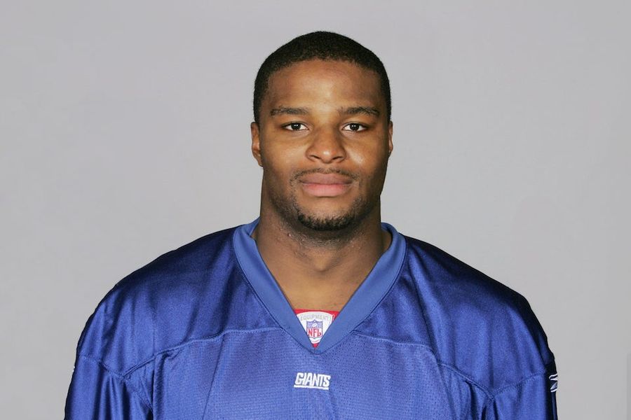 Twitter Aficionado Osi Umenyiora Promises To Buy Lawrence Taylor's Super Bowl Ring If He Gets One Million Followers