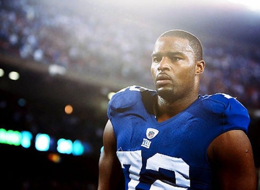 Osi Umenyiora Falls <i>Just</i> Shy Of Goal To Get Lawrence Taylor His Super Bowl Ring Back