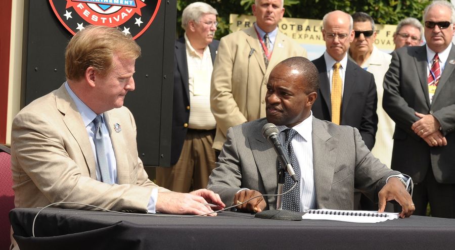 Union Files Collusion Lawsuit Against NFL, Alleging Secret $123 Million Salary Cap In Uncapped Year