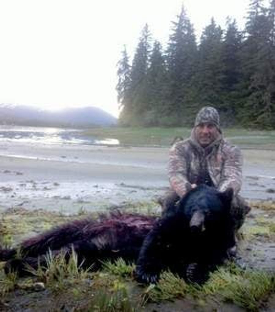 Jason Babin Is Spending His Offseason Messing With Giant, Angry Mammals