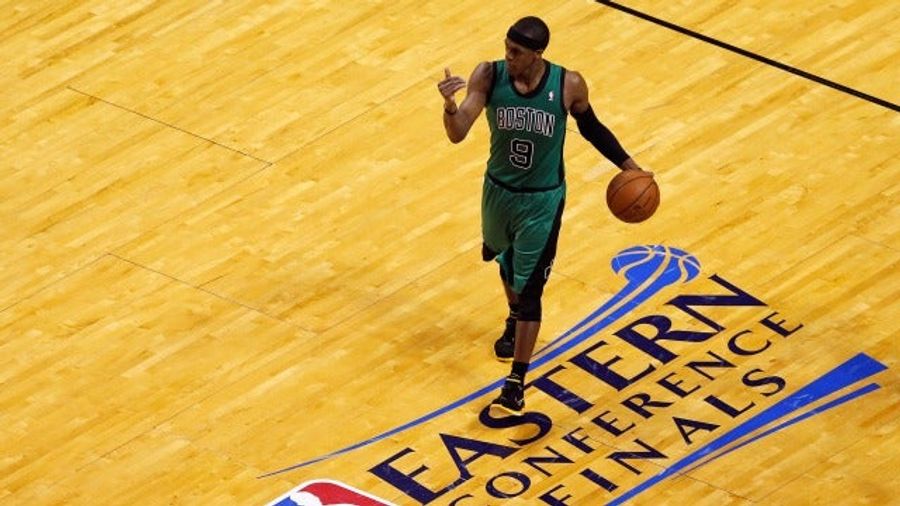 Rajon Rondo Is Beautiful And Hopelessly Alone And Playing Fuck-You Basketball