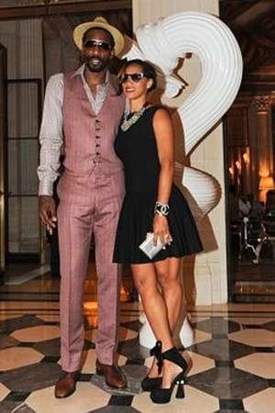 Amar&#39;e Stoudemire Tweets Marriage Proposal, Looks Snazzy