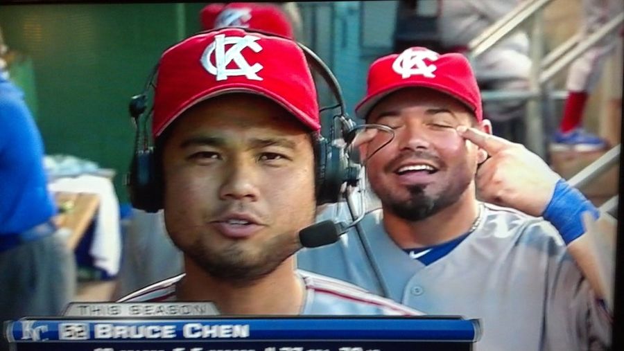 Royals Teammate Was Probably Just Trying To Tell Bruce Chen He Had Something In His Eyes