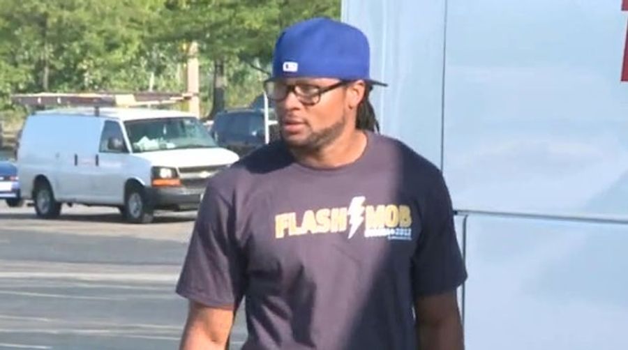 Josh Cribbs Organized A Kent State Fan Road Trip To Watch The College World Series