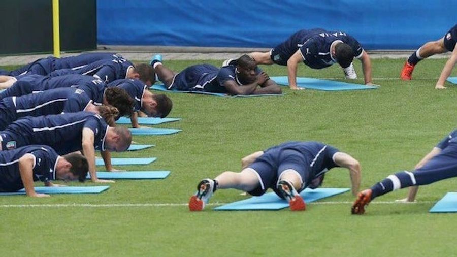 Mario Balotelli Doesn&#39;t Do Thing