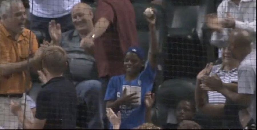 Child At Astros Game Catches Foul Ball In Popcorn Bucket