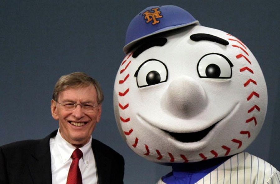 Bud Selig Pinky-Swears He'll Retire When His Contract Ends In 2014
