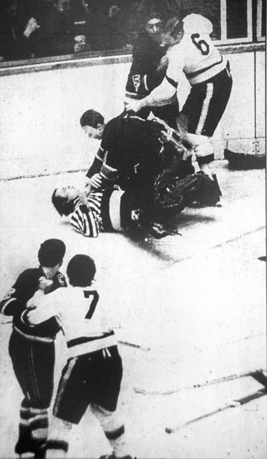 Remembering The Night A Ref Punched A Player And A Goalie Choked The Ref