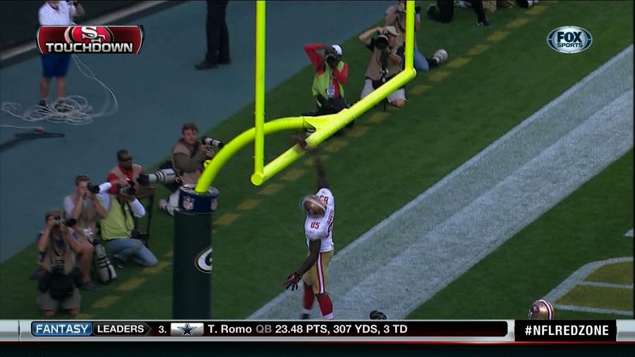Vernon Davis Scores Touchdown, Attempts To Dunk On The Goalpost, Fails