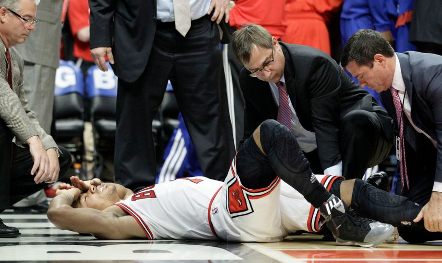 Video Of Derrick Rose&#39;s Injury Makes Derrick Rose Cry