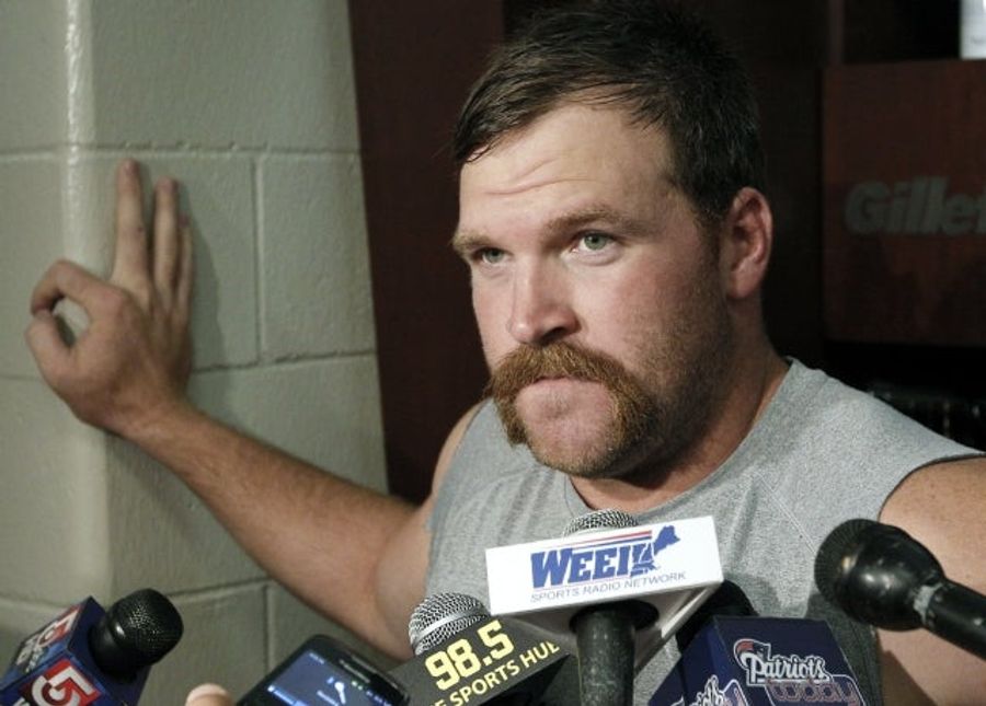 How Did Logan Mankins Play An Entire Season With A Torn ACL?