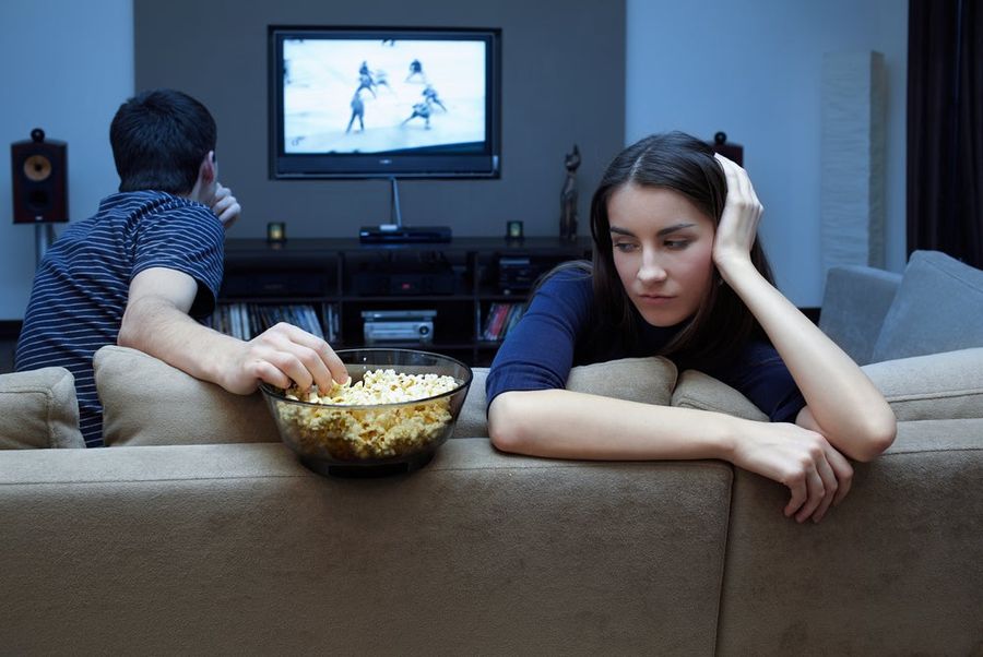 Dear Women: Someone Wrote A Terrible NHL Lockout Column About You
