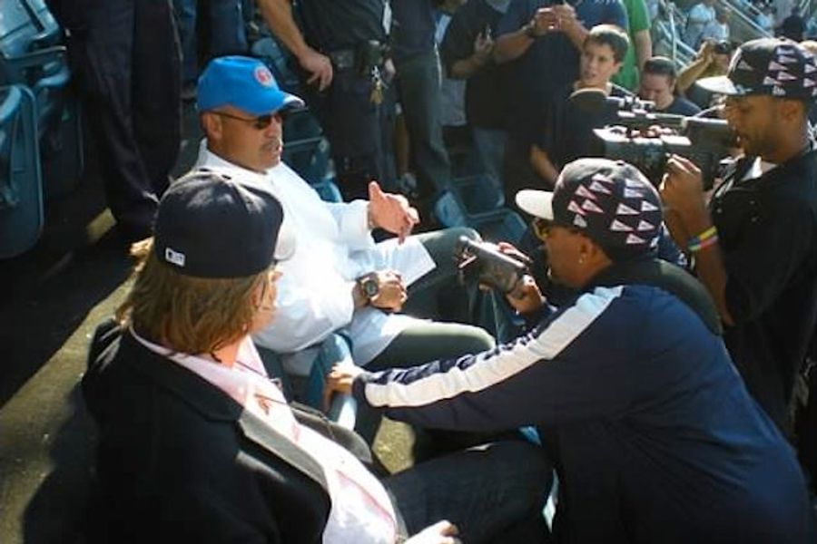 The Best Picture I Ever Took At A Sporting Event: Spike Lee, Reggie Jackson And Val Kilmer Chat In (Old) Yankee Stadium