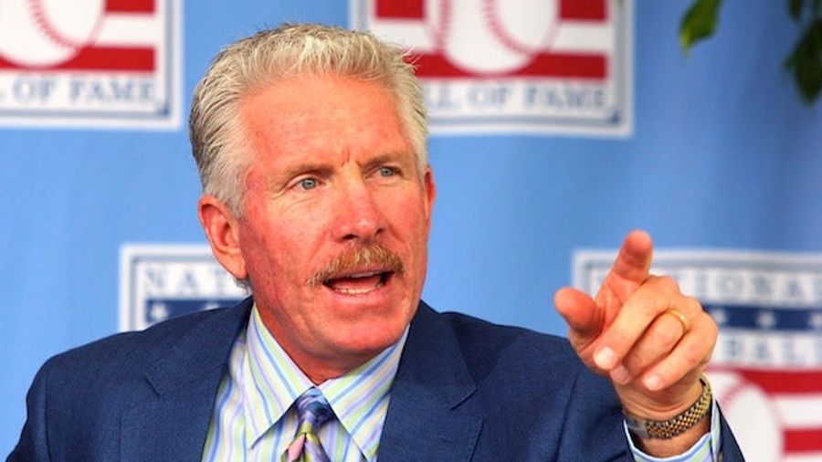 Mike Schmidt Wrote An AP Column, And The Headline Was "Autographs Getting Way Too Hard To Read"
