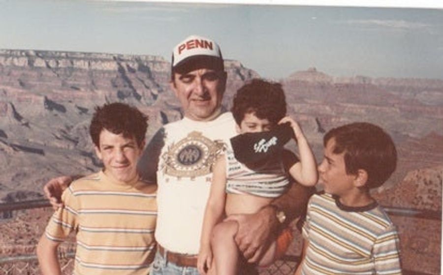 Live Chat With Justin Halpern About "Shit My Dad Says" And Other Things