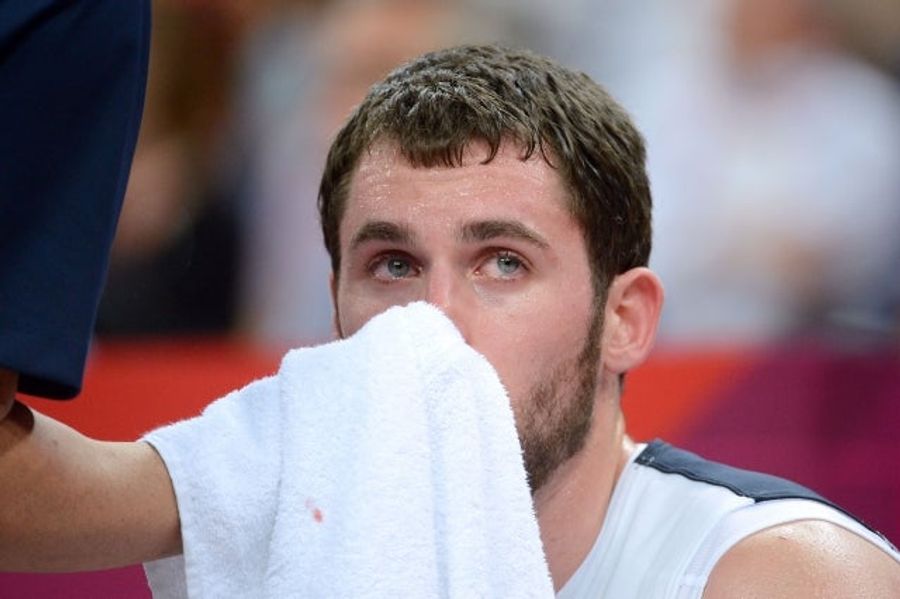 Kevin Love Broke His Hand While Doing Knuckle Pushups