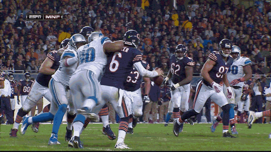 Ndamukong Suh Tried To Break Jay Cutler: Detroit-Chicago, In A GIF