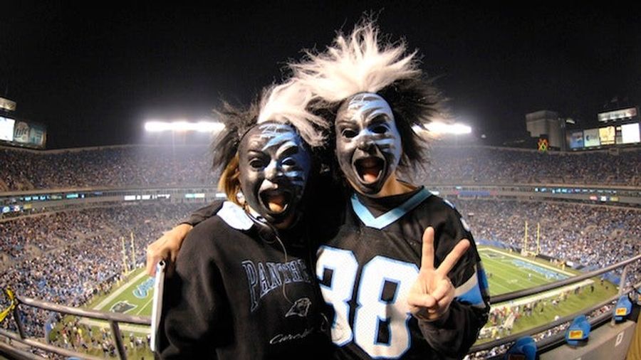 Man Known As "Tank" Taunts A Double-Amputee War Veteran For Being A Cowboys Fan