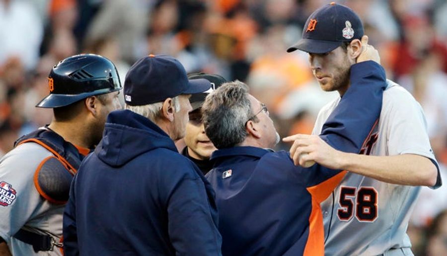 Tigers Pitcher Doug Fister Took A Line Drive Straight To The Head (And Stayed In The Game)